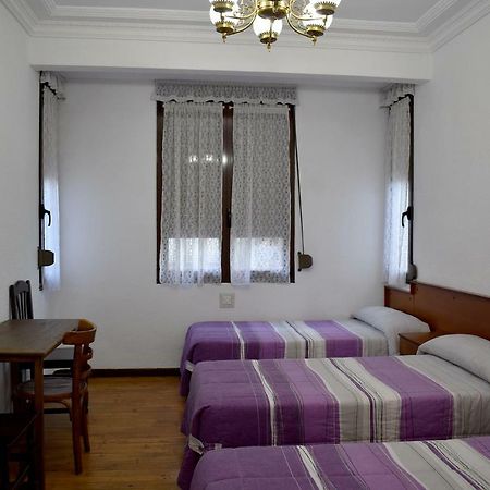 Hostal Oviedo Hotell León Exteriör bild