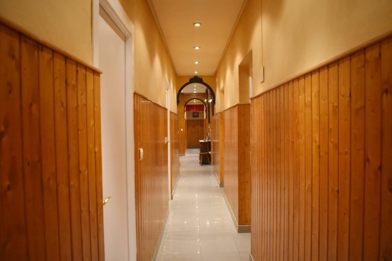 Hostal Oviedo Hotell León Exteriör bild