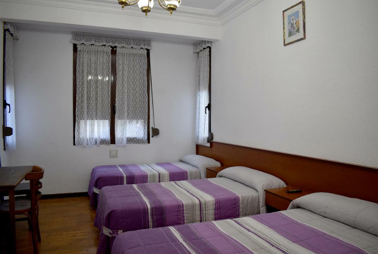 Hostal Oviedo Hotell León Exteriör bild