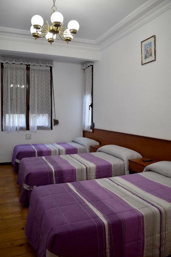 Hostal Oviedo Hotell León Exteriör bild