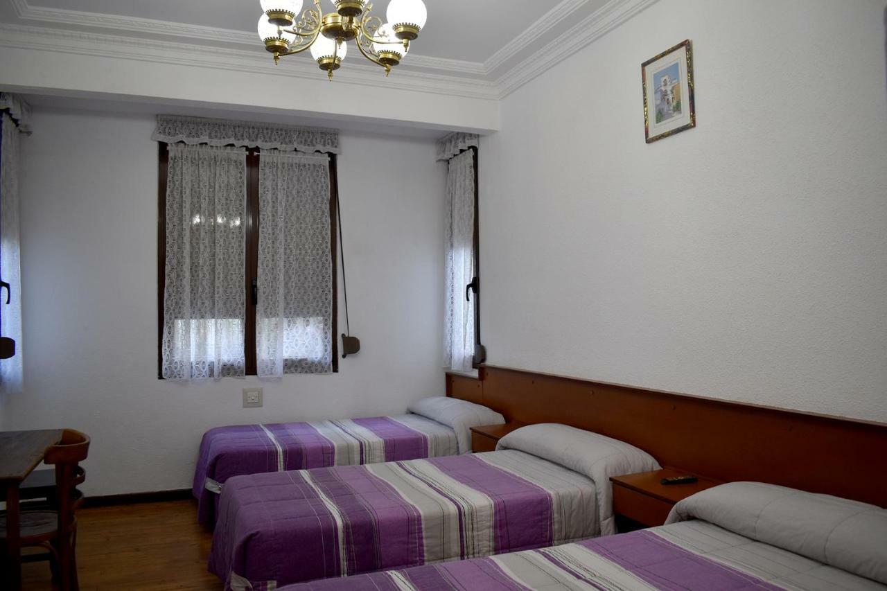 Hostal Oviedo Hotell León Exteriör bild
