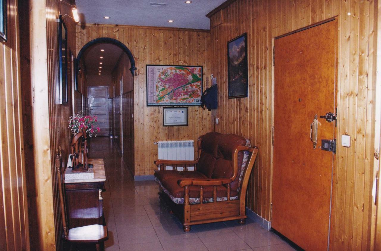 Hostal Oviedo Hotell León Exteriör bild